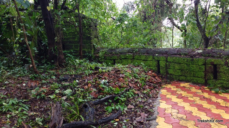 Fortification & remains of structure Banda Fort
